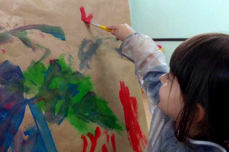 Material para artes infantil: veja os apetrechos dos pequenos artistas - O  Poder das Cores
